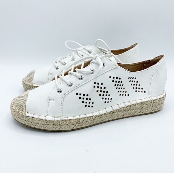 Journee Collection Womens Razili White‎ Faux Leather Espadrilles Shoes NWOB - Picture 2 of 12